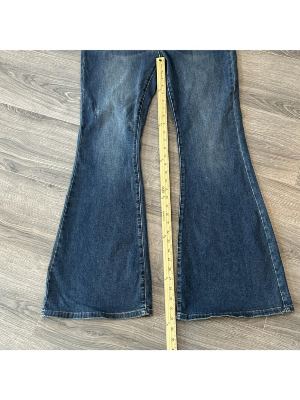 Judy Blue Flare Fit Jeans Womens 13/31 Med Blue High Rise Stretch Denim JB88172 - Picture 15 of 16